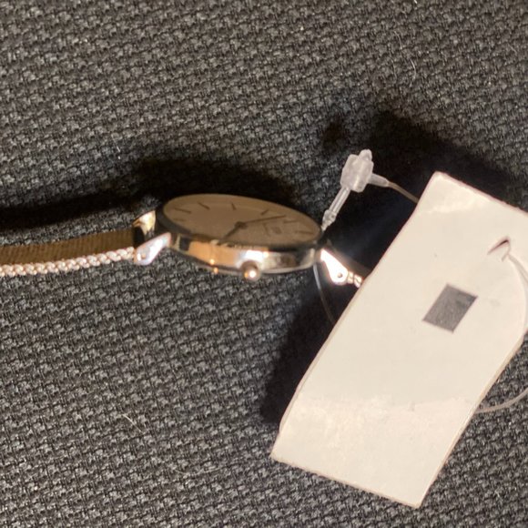 DANIEL WELLINGTON Classic Petite Sterling Ladies Watch - Picture 3 of 6